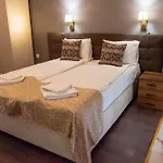 Monte Cristo Hotel