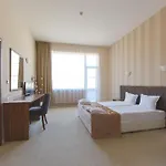 Monte Cristo Hotel
