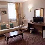 Monte Cristo Hotel