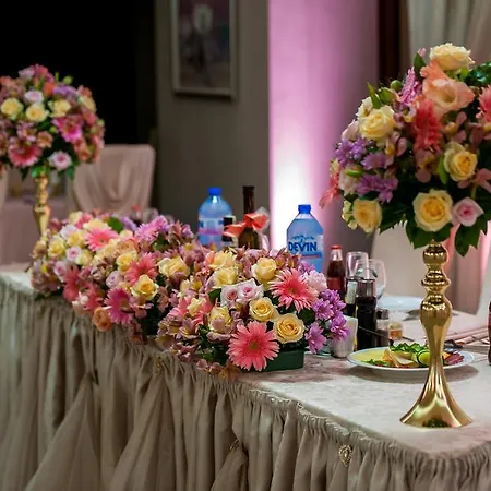 Monte Cristo Hotel